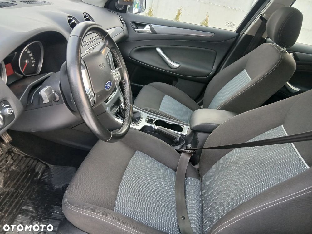 Ford Mondeo - 10