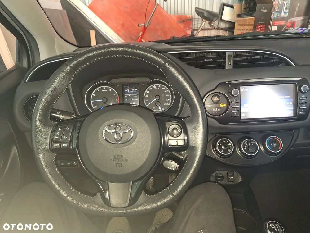 Toyota Yaris 1.5 Premium - 13