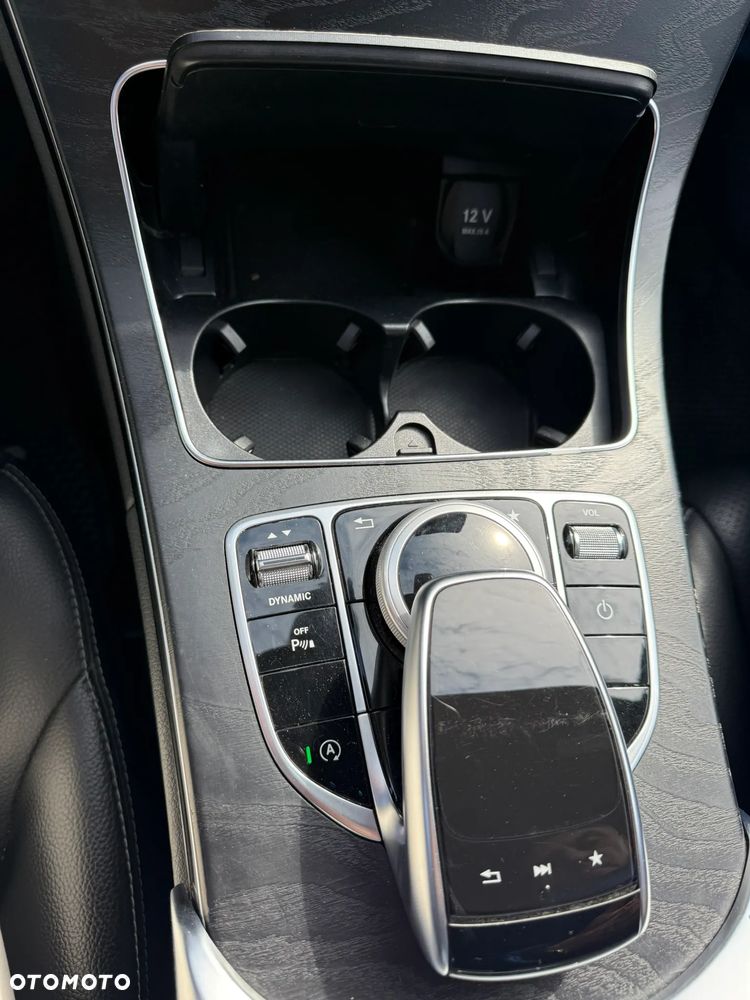 Mercedes-Benz Klasa C 200 4-Matic 9G-TRONIC - 17