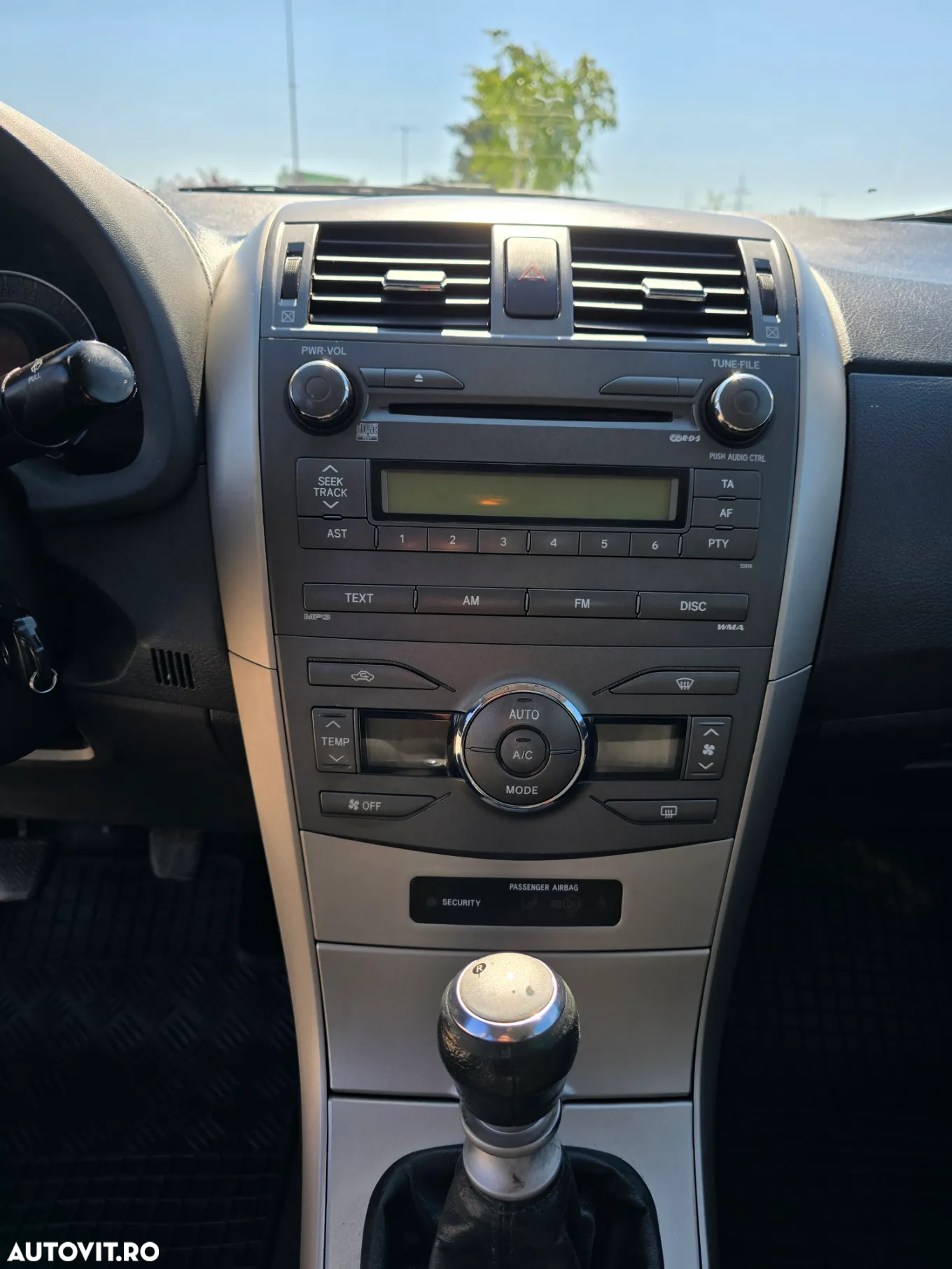 Toyota Corolla 2.0 D-4D DPF Sol - 4