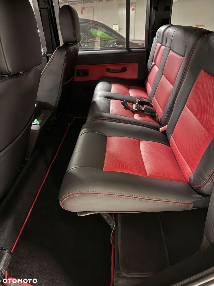Land Rover Defender - 20