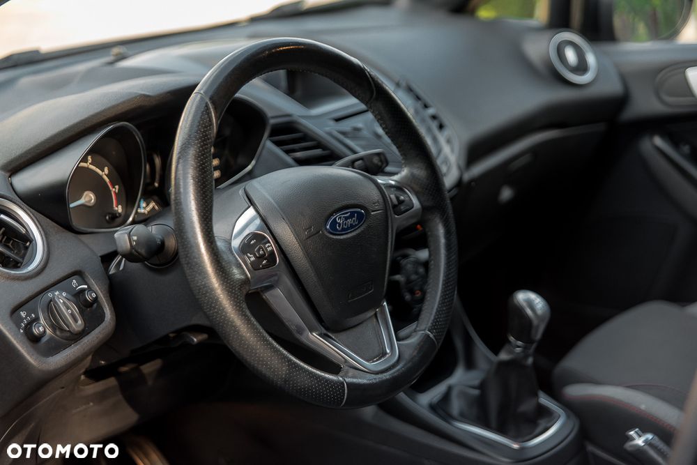 Ford Fiesta 1.0 EcoBoost ST-Line - 23