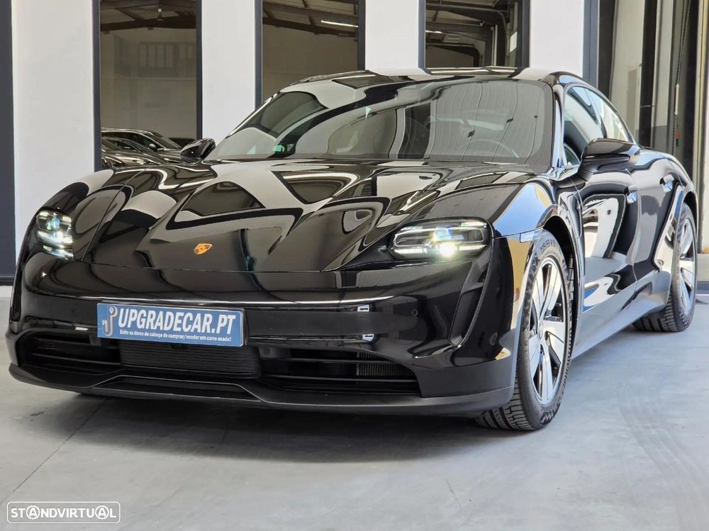 Porsche Taycan 4 - 6