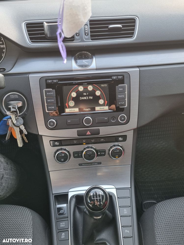 Volkswagen Passat - 8