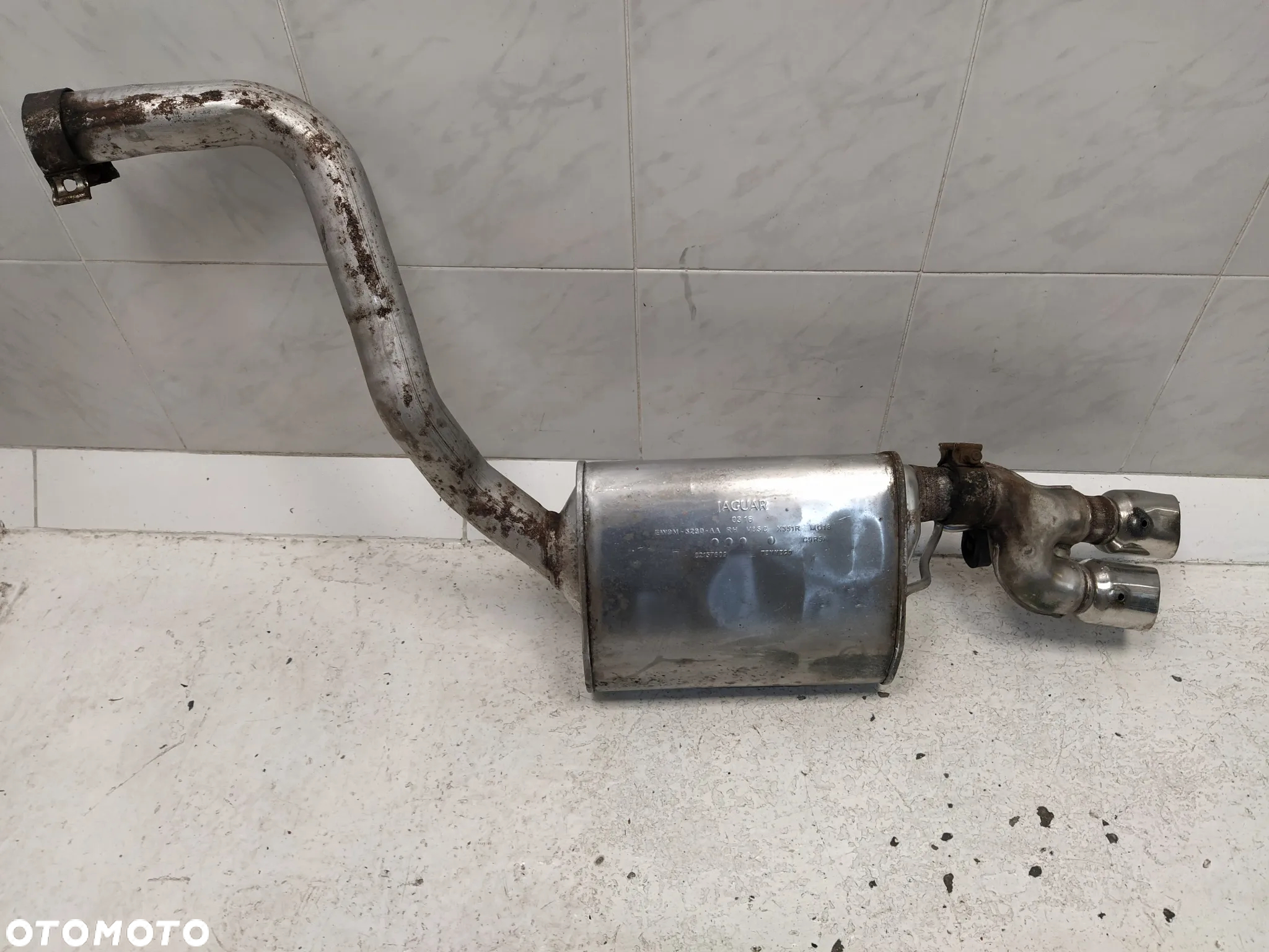 JAGUAR XJ XJR X351 2014-2019 5.0 WYDECH TŁUMIK PRAWY ORYGINAŁ - 8