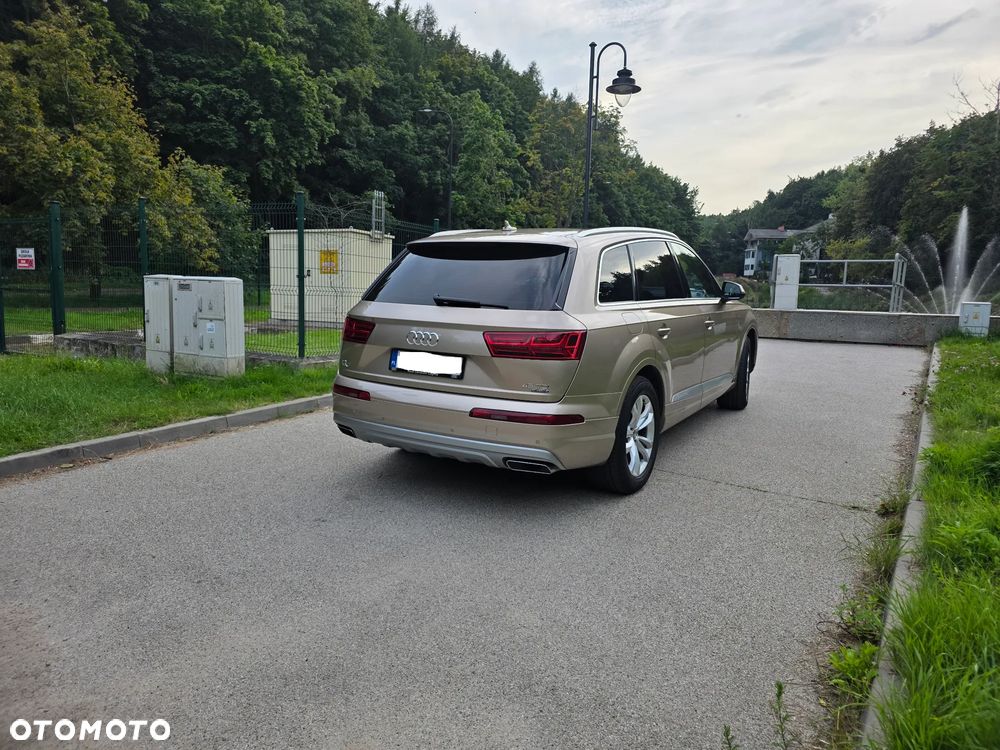 Audi Q7 - 6