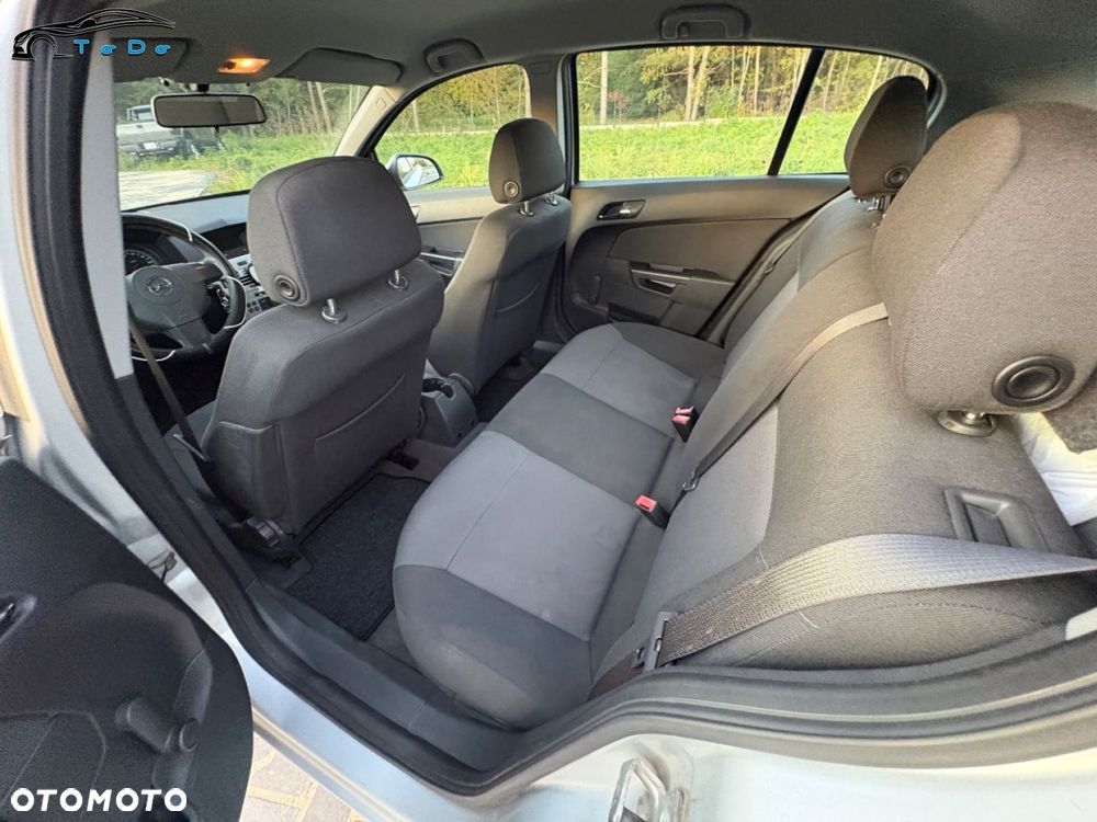 Opel Astra 1.6 Sport EU6 - 19