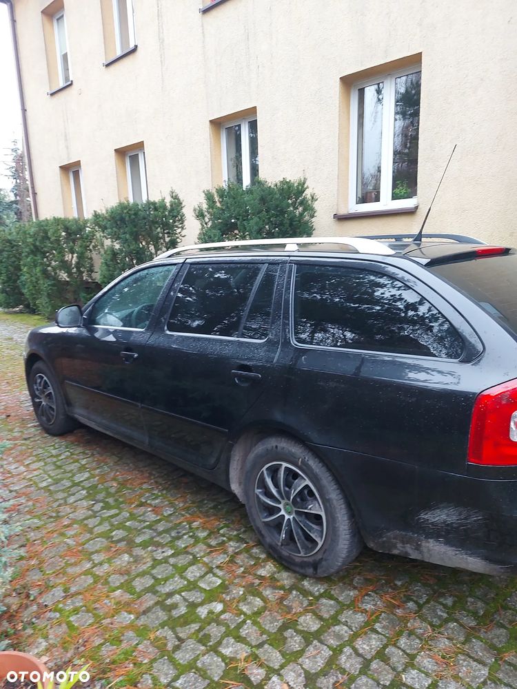 Skoda Octavia 1.6 Ambition - 9