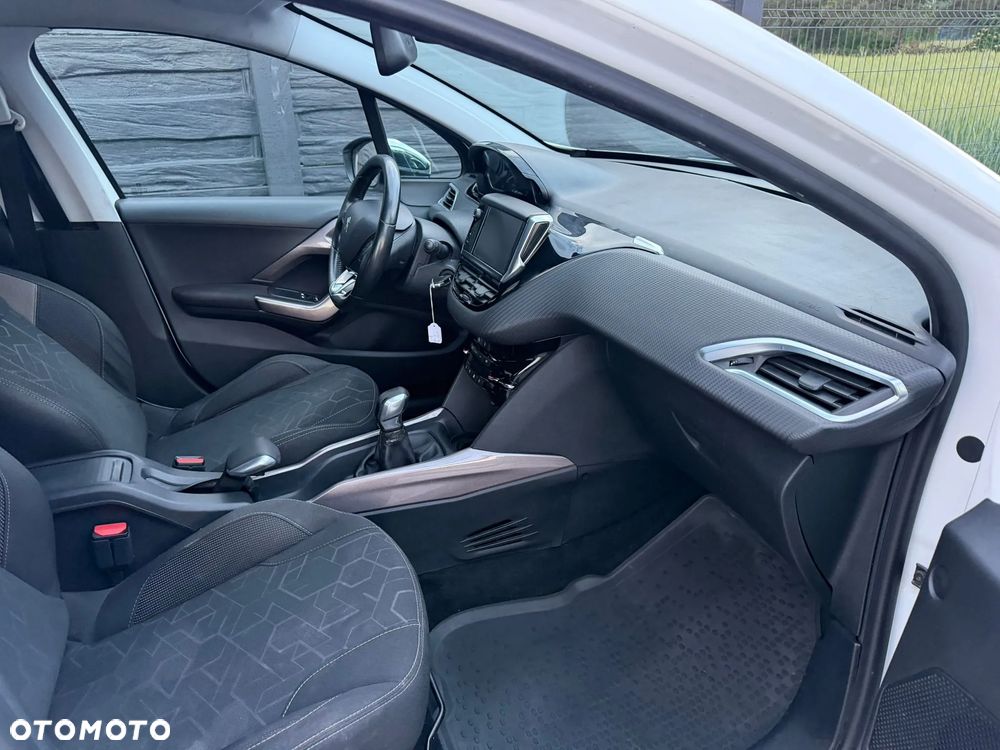 Peugeot 2008 1.6 BlueHDi Style - 9