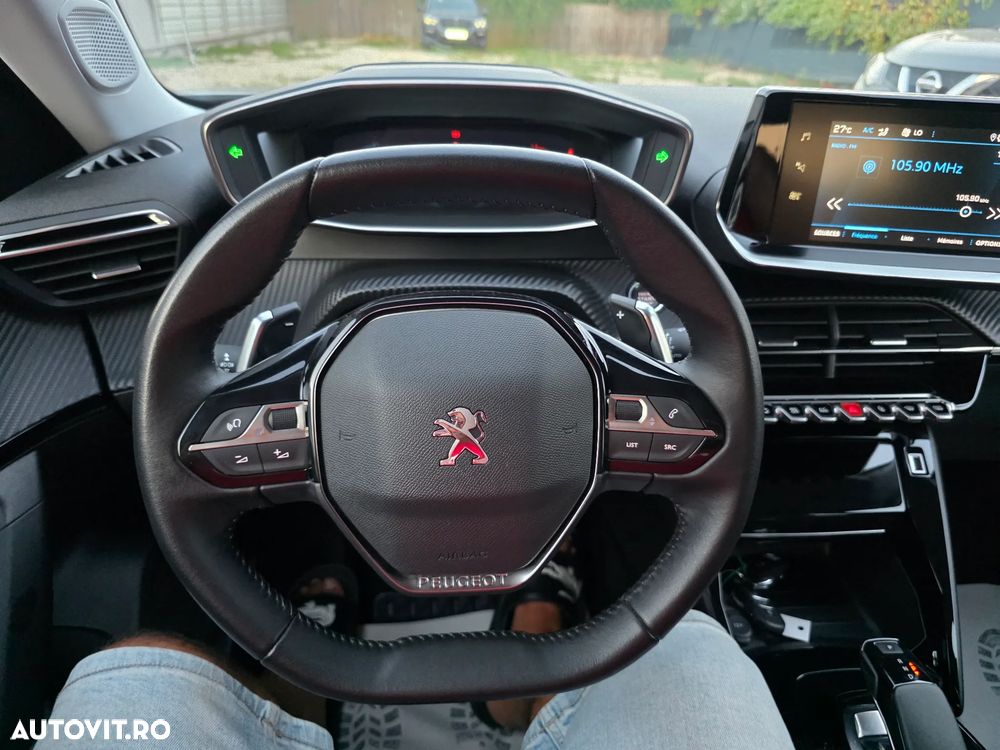 Peugeot 2008 PureTech 130 EAT8 GT - 27