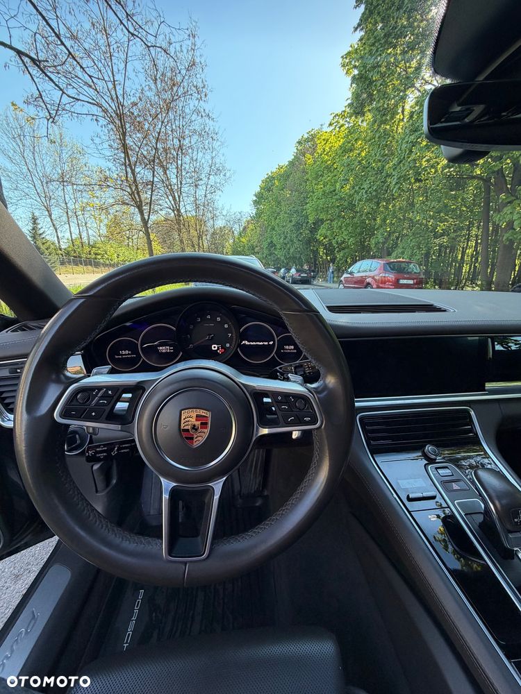 Porsche Panamera 4 - 6