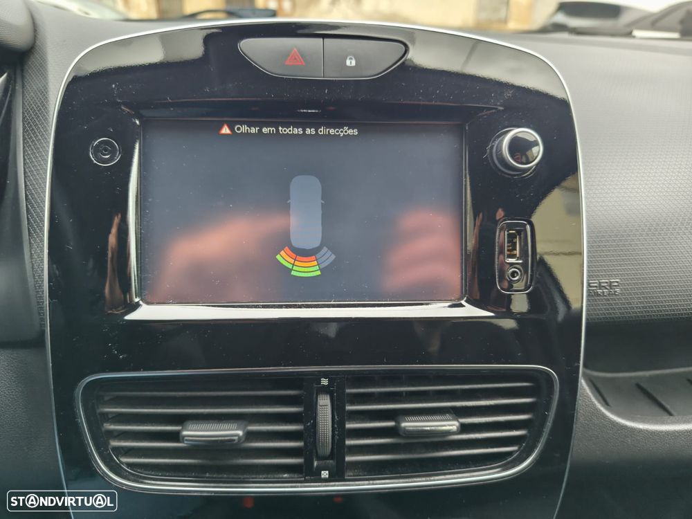 Renault Clio 0.9 TCe Limited Bi-Fuel - 8