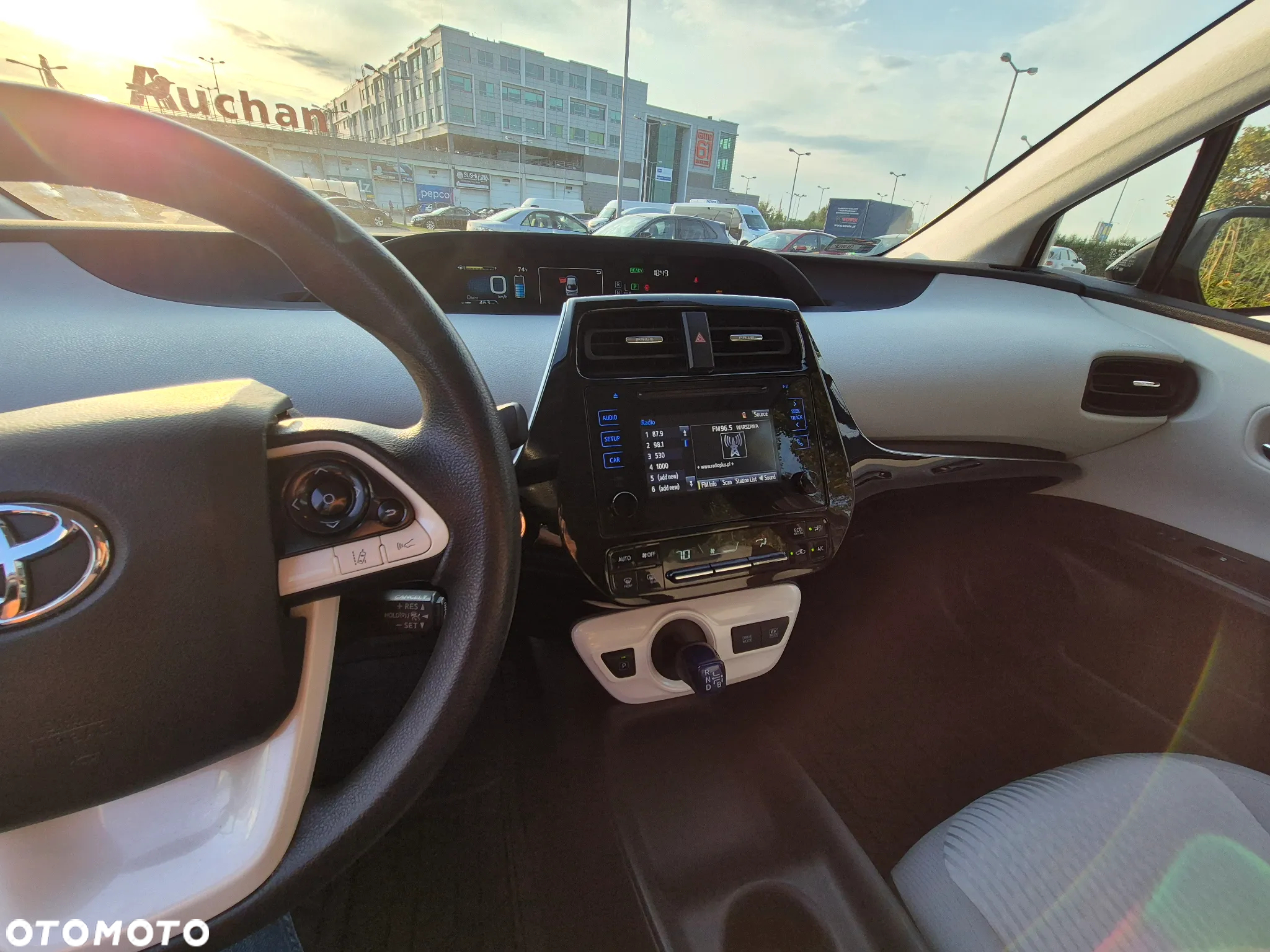 Toyota Prius (Hybrid) - 14