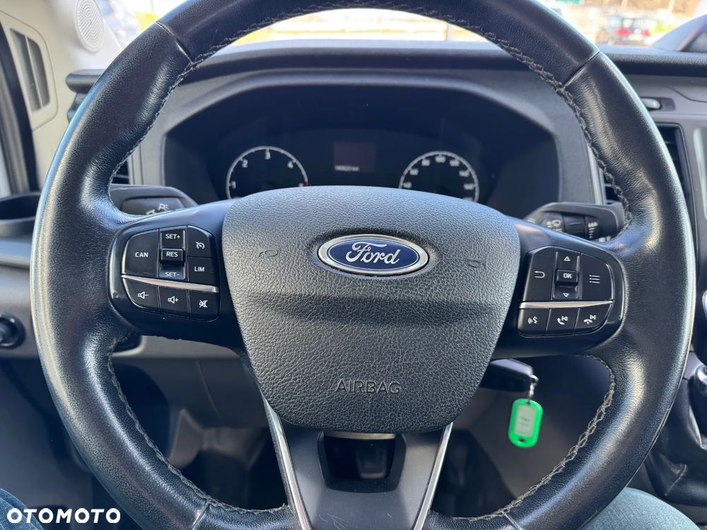 Ford Transit - 12