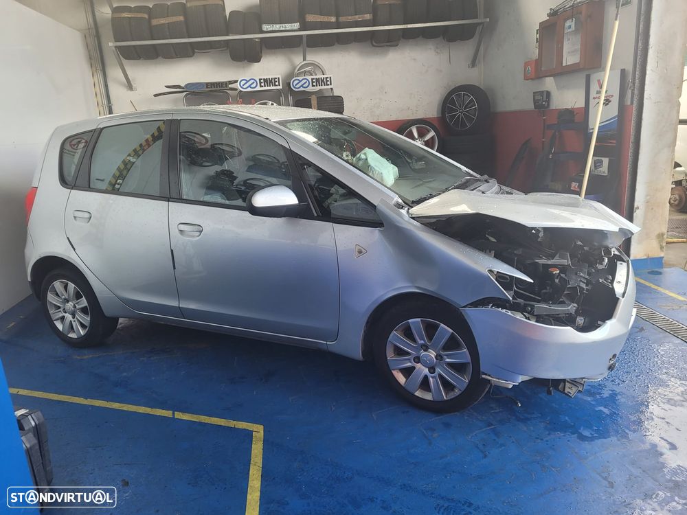 Mitsubishi Colt, 1124cc, de 2010 ás peças. - 2