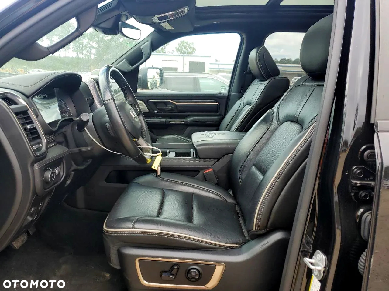 RAM 1500 Crew Cab Shortbed Limited - 8