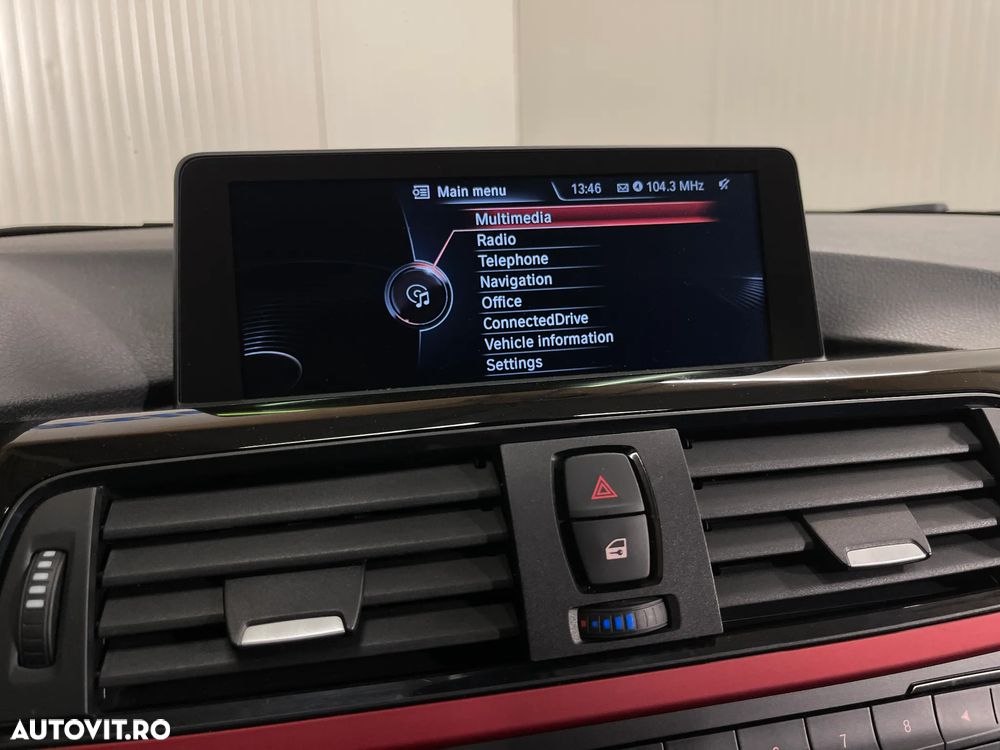 BMW Seria 3 318d DPF Aut. Edition Sport - 16