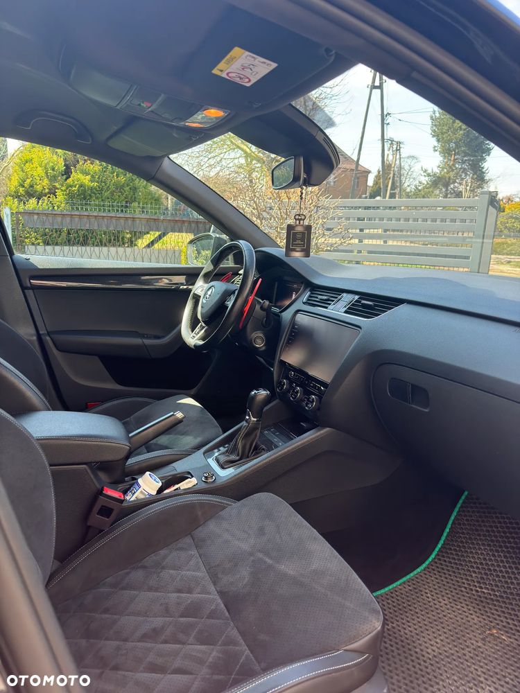 Skoda Octavia 2.0 TDI 4x4 DSG RS - 17