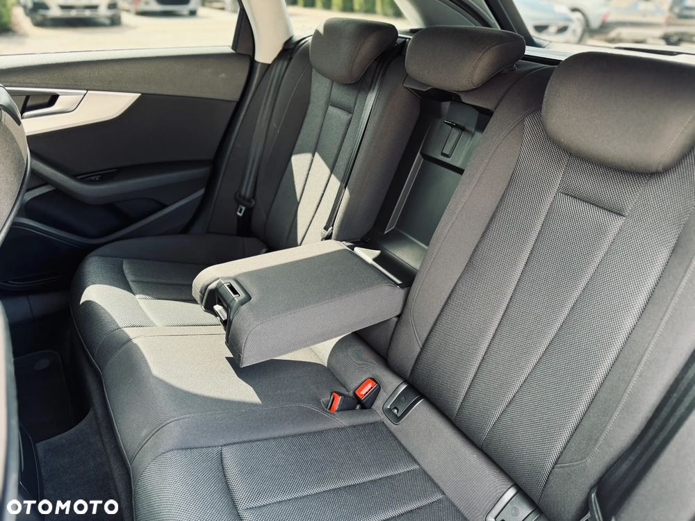 Audi A4 Avant 2.0 TDI S tronic - 16
