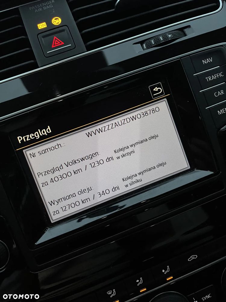 Volkswagen Golf 2.0 TDI BlueMotion Technology DSG Highline - 17