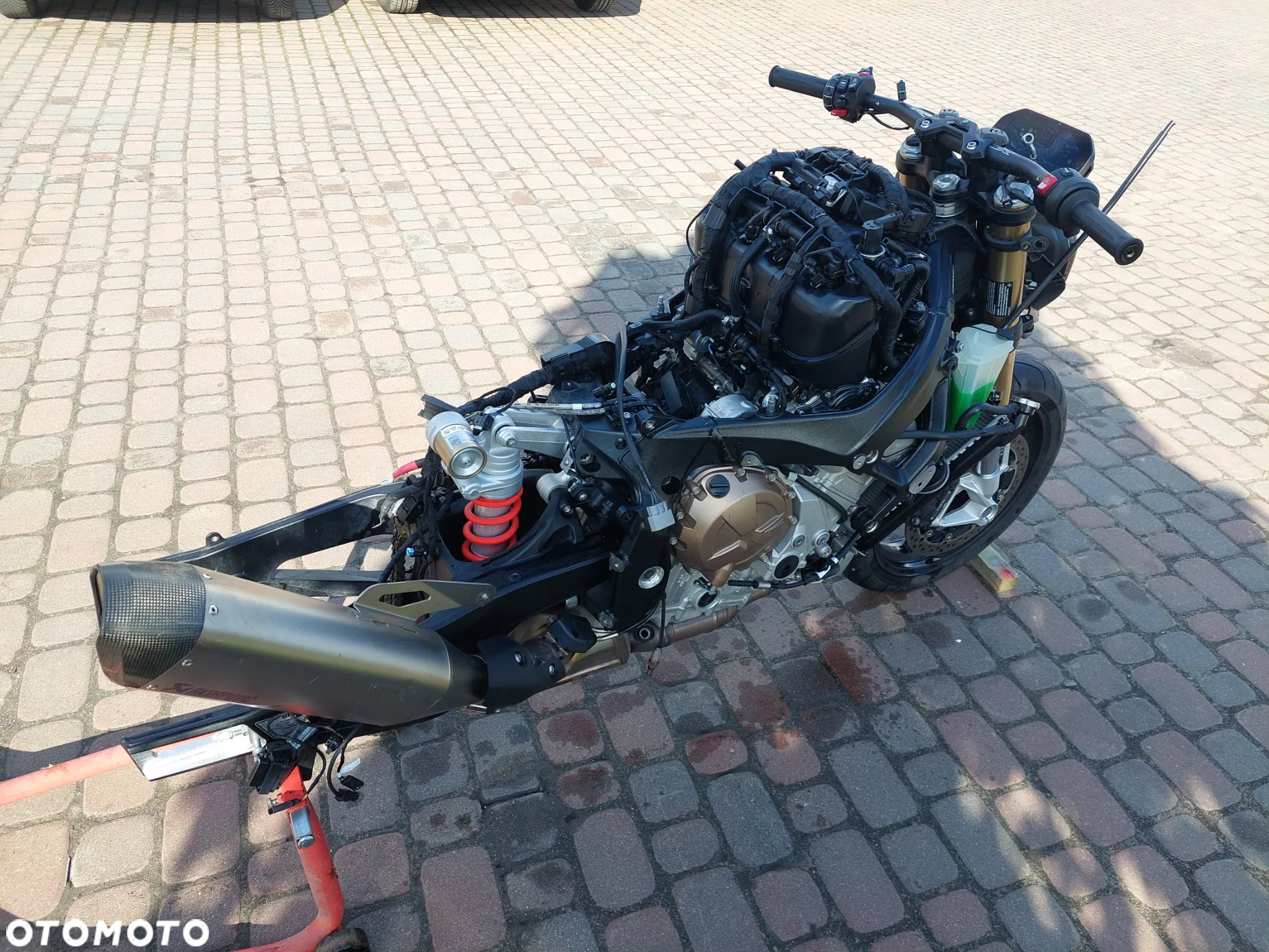 BMW S - 5