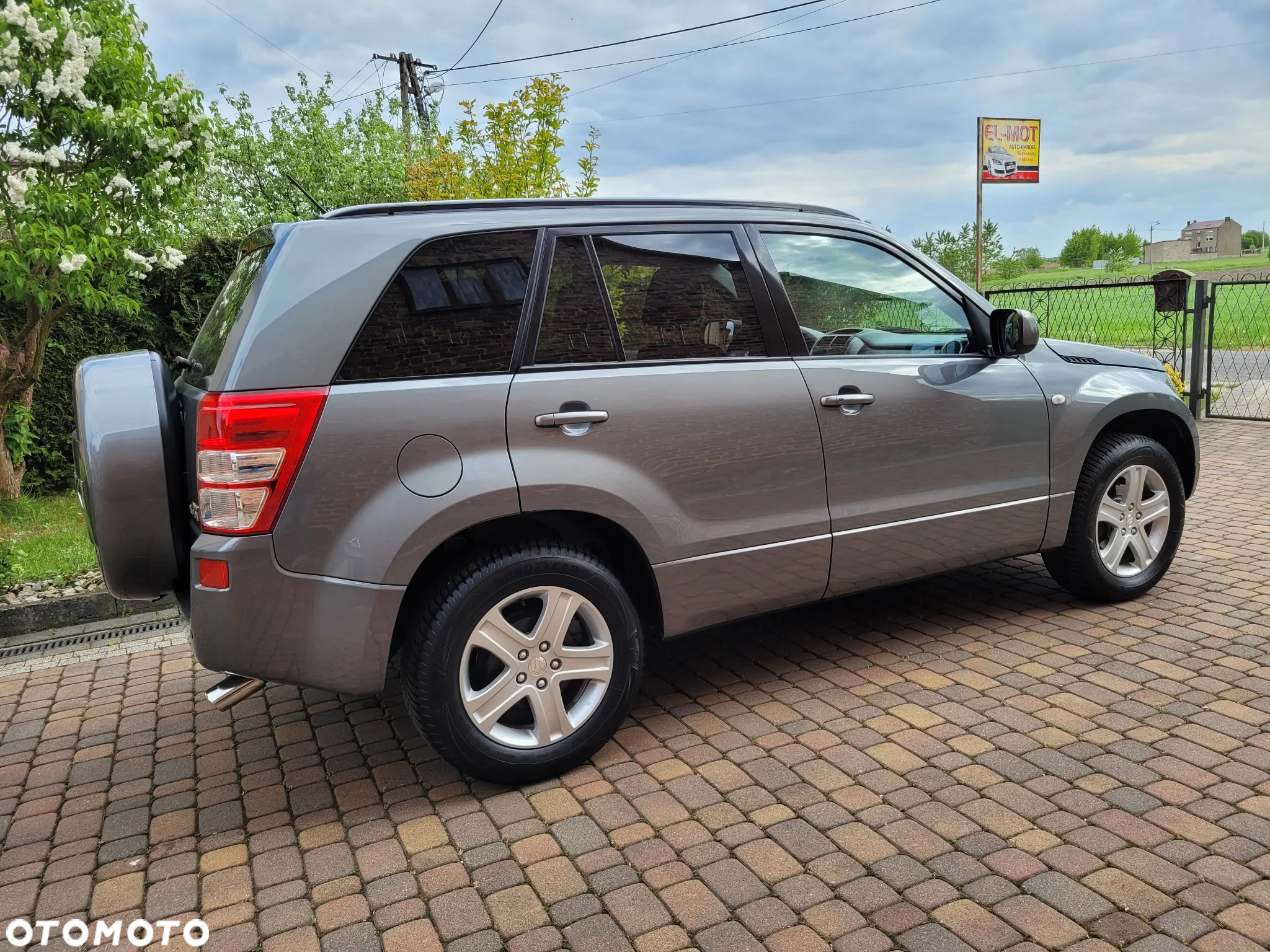 Suzuki Grand Vitara 2.0 Comfort + - 7
