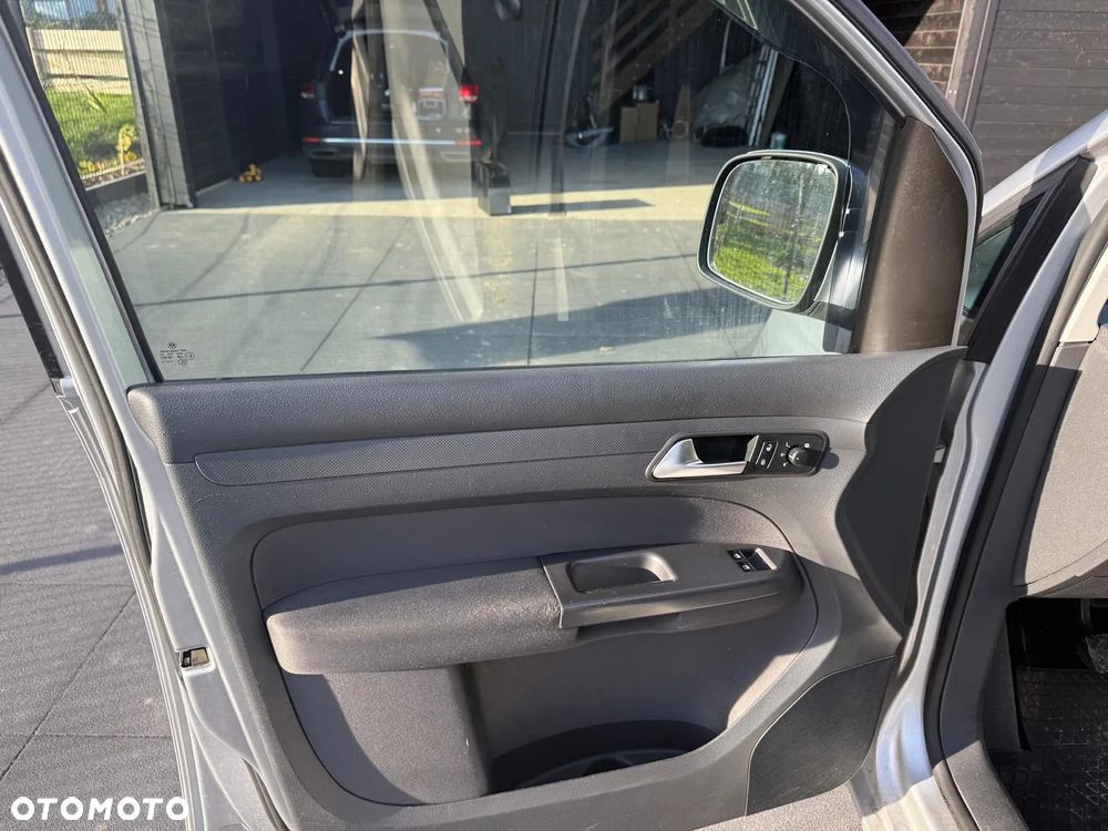 Volkswagen Caddy - 11