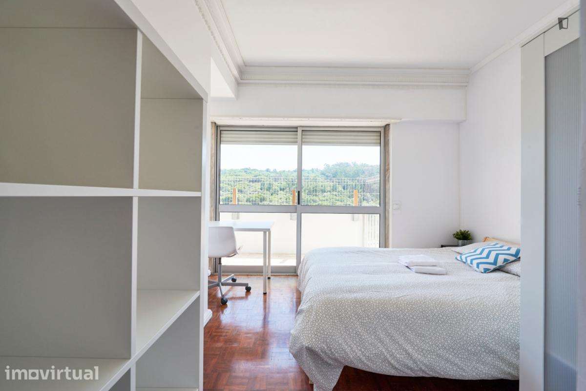 Quarto - localizado em Benfica Lisbon - Grande imagem: 2/36