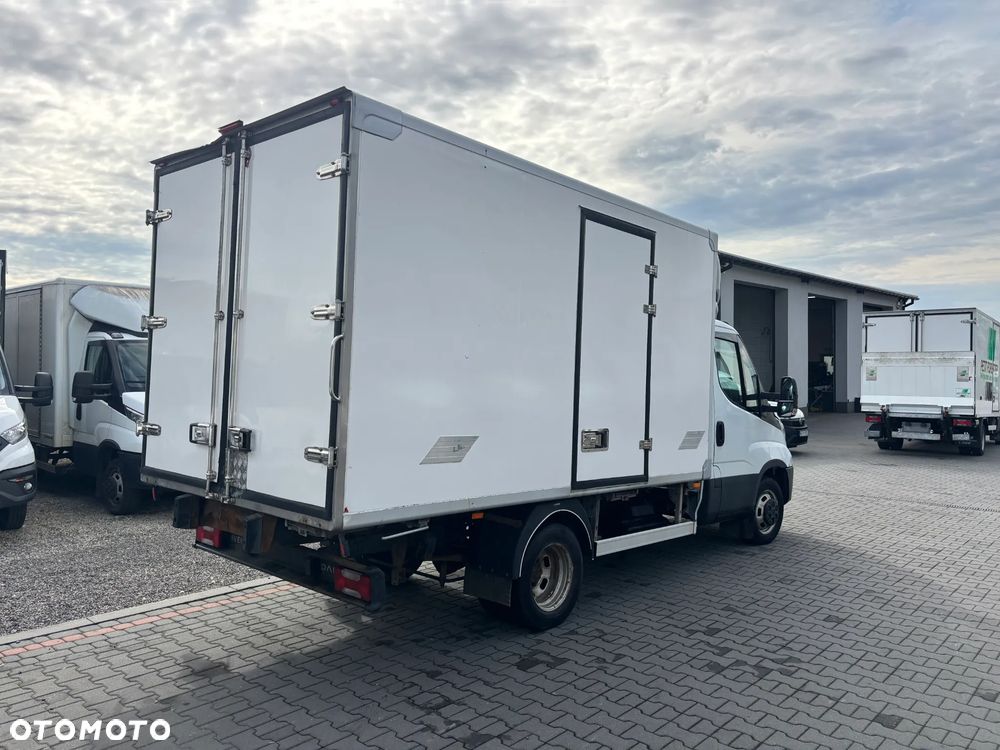 Iveco IVECO DAILY 50C15,50C17,35C15,35C17,35C13,35C14,35C15,35C16 CHLODNIA KONTENER WYWROT KILKANASCIE SZTUK NA PLACU - 4