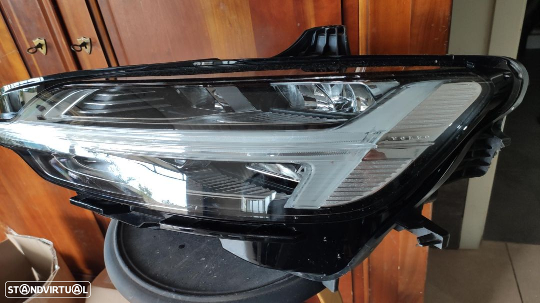 farol esquerdo full Led Volvo V60 + e60 - 2
