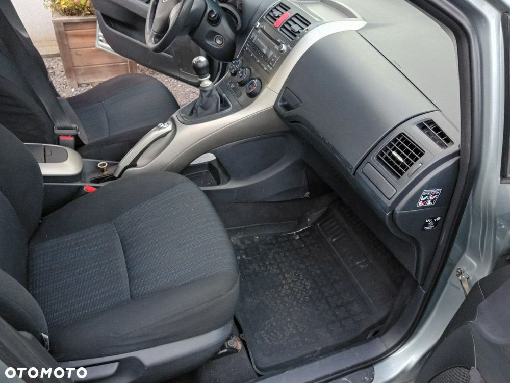 Toyota Auris - 10