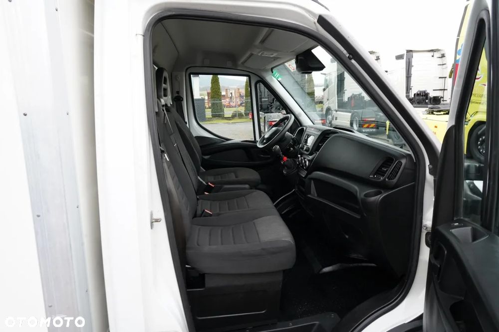 Iveco DAILY 35-160 / KONTENER 4,3 M / WINDA / BLIŹNIAK   DMC: 3500 KG /  2022 - 36