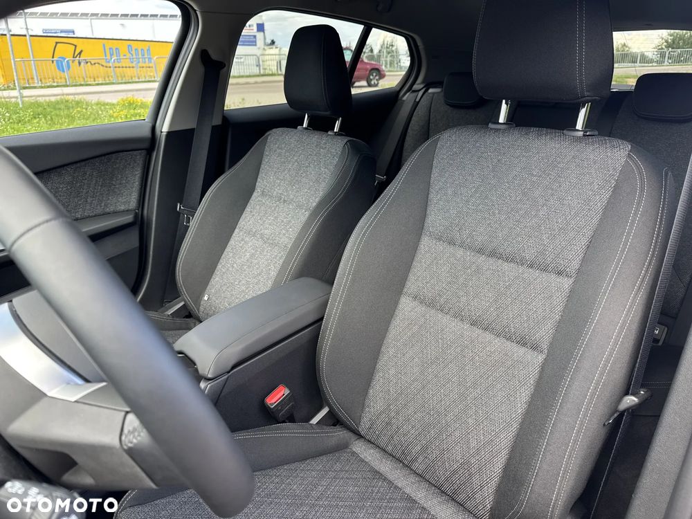 BMW Seria 1 120 mHEV - 11