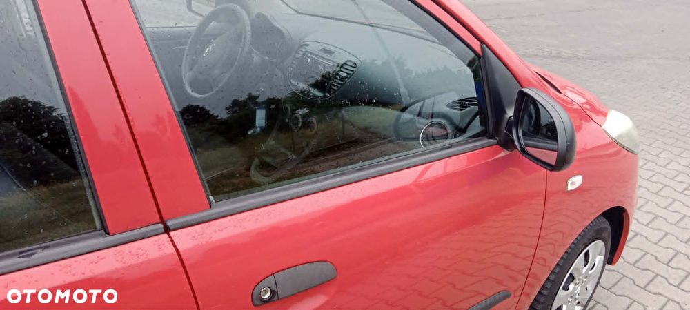 Hyundai i10 1.1 Base - 12