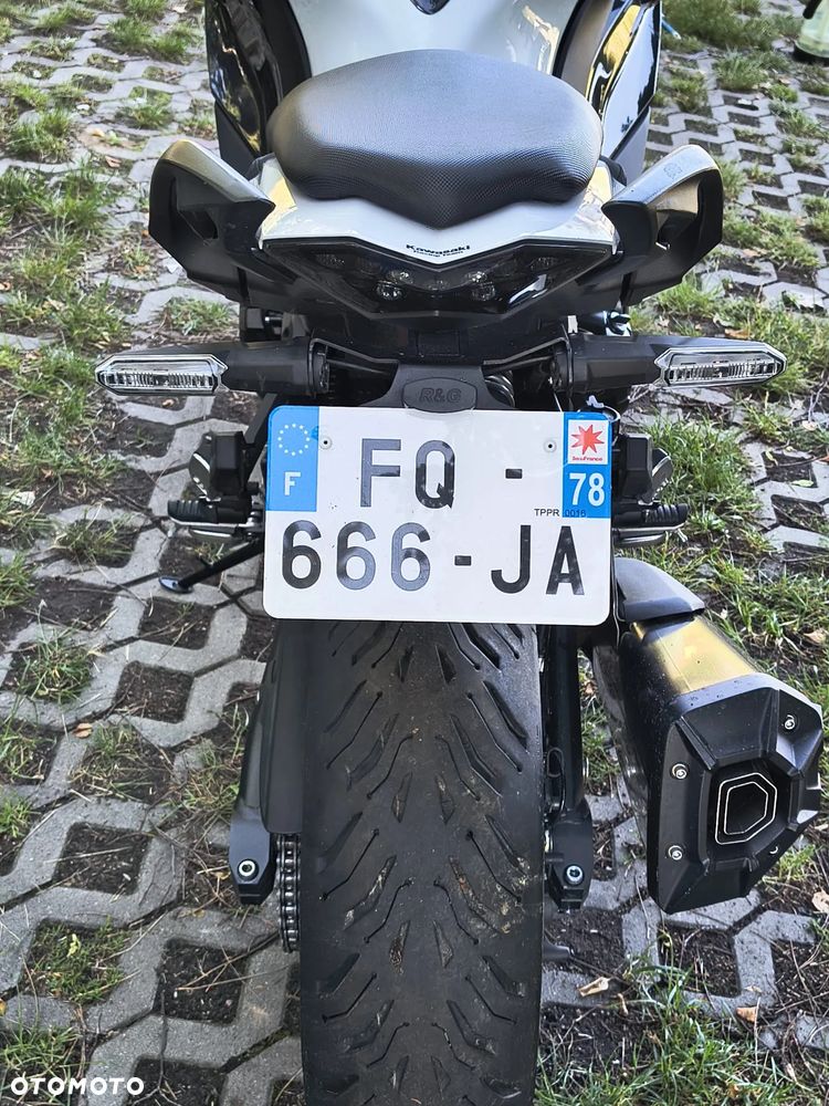 Kawasaki Ninja 1000 SX - 32