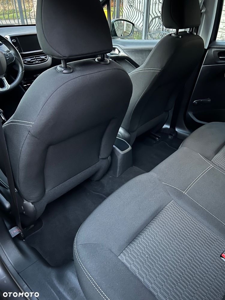 Peugeot 208 1.2 PureTech Active - 11