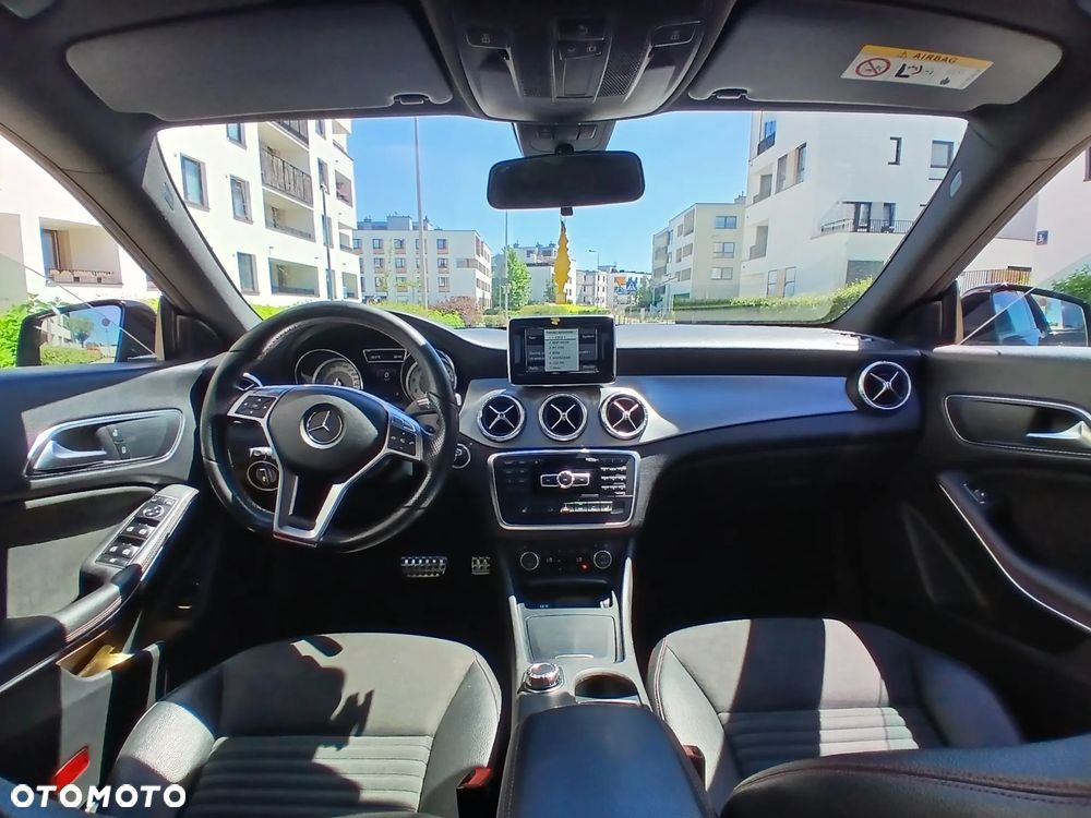 Mercedes-Benz CLA - 12