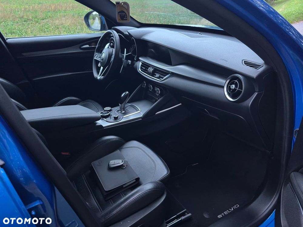 Alfa Romeo Stelvio - 5