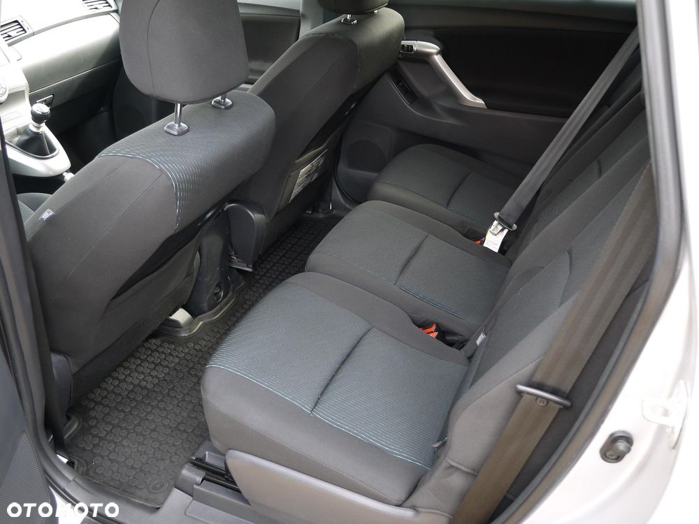 Toyota Verso - 9