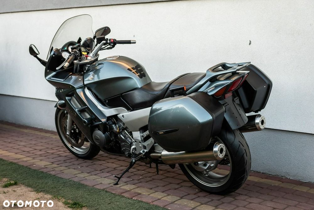 Yamaha FJR - 4