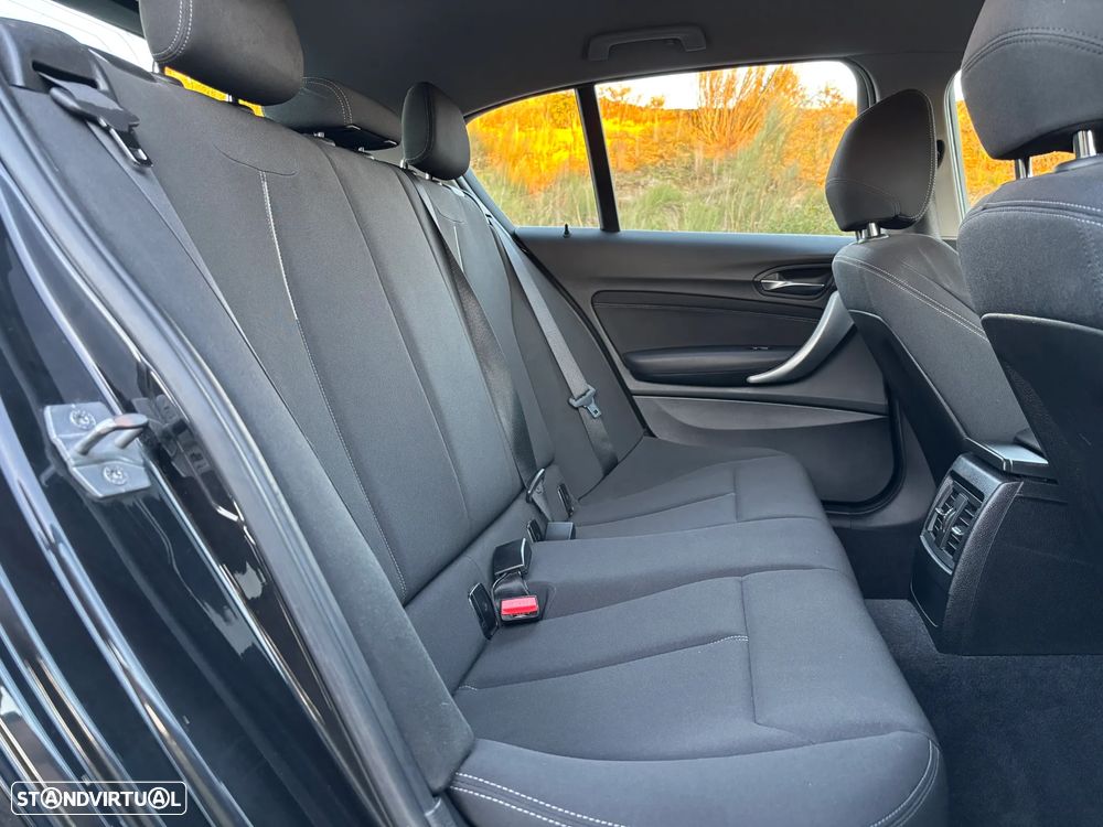 BMW 116 dA Line Sport - 31