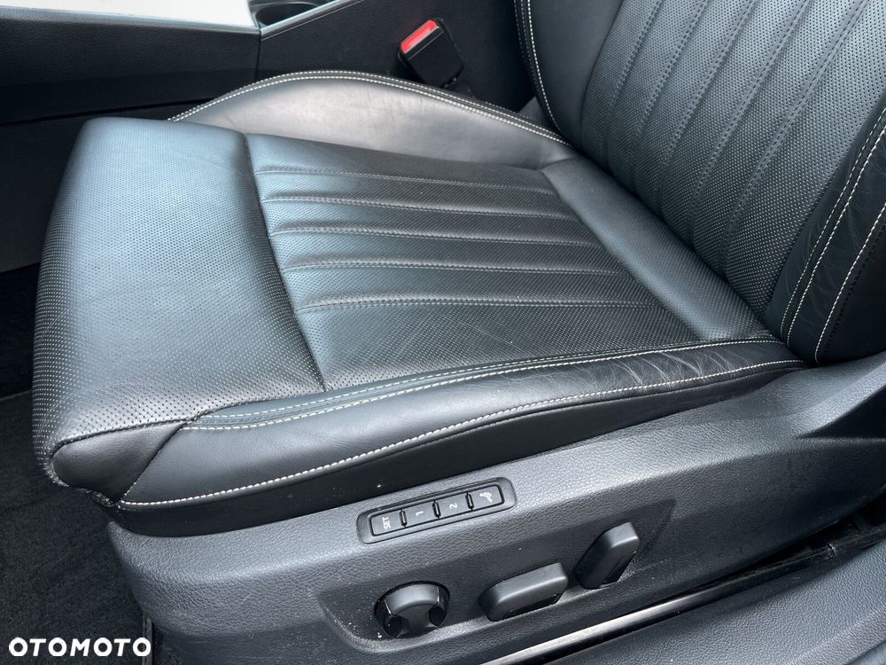 Skoda Superb 2.0 TDI SCR L&K DSG - 15