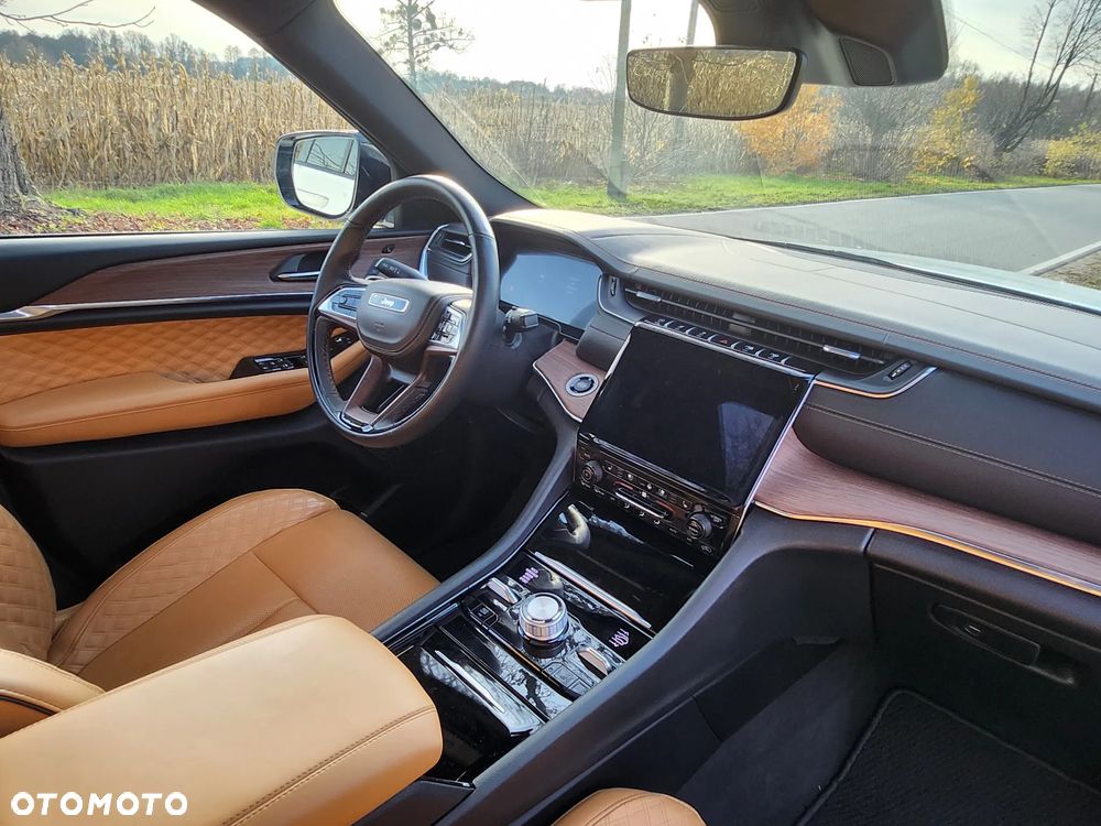 Jeep Grand Cherokee - 13