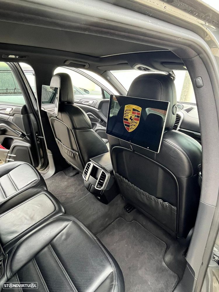 Porsche Cayenne S - 20