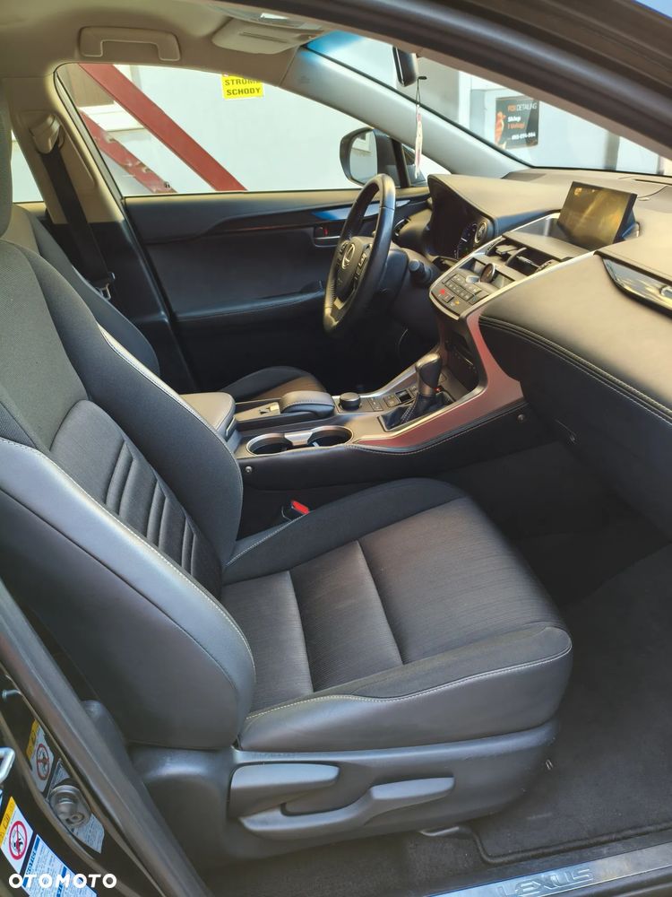 Lexus NX 300h Elite AWD - 18