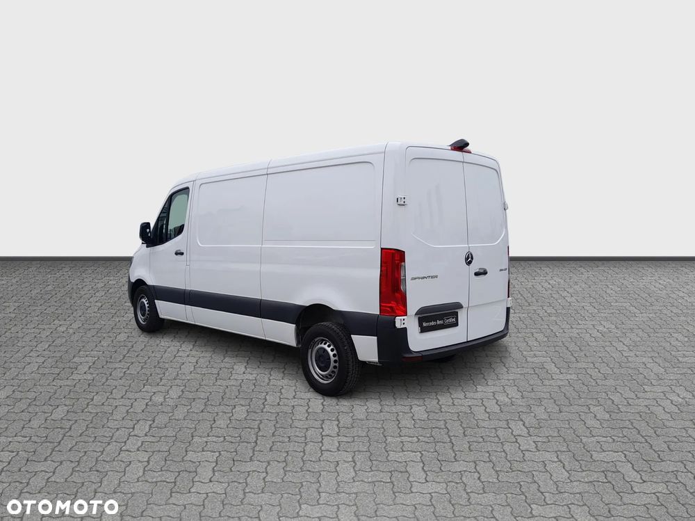 Mercedes-Benz Sprinter - 4