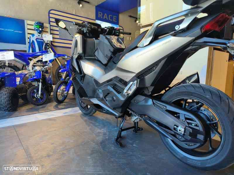 Honda Forza 750 - 10
