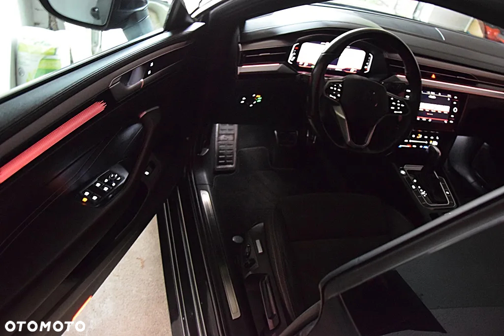 Volkswagen Arteon 2.0 TDI SCR R-Line Edition DSG - 24