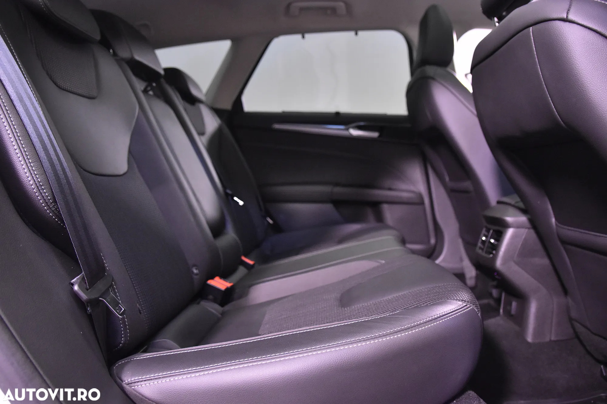 Ford Mondeo - 12