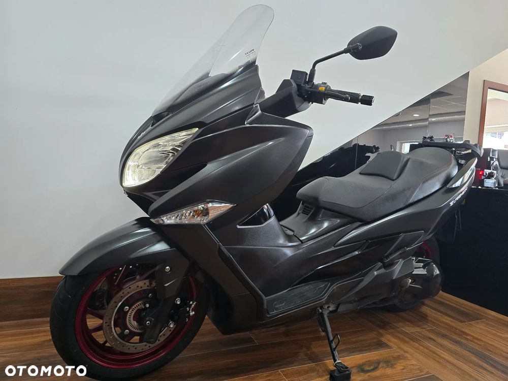 Suzuki Burgman - 25